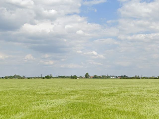 Blick aus der Umgebung Richtung Verkaufsfläche - 2/3 Miteigentumsanteil an einer kleinen Landwirtschaftsfläche