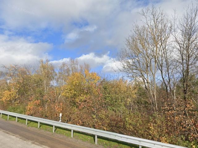 Blick von der A61 auf das größere Waldgebiet mit der Verkaufsfläche - Waldfläche nahe der A61 im staatlich anerkannten Luftkurort Boppard im Oberen Mittelrheintal