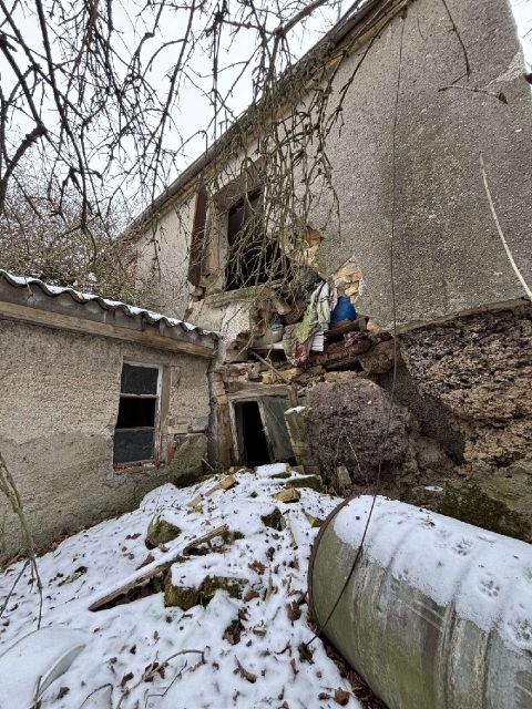 Schäden am Gebäude - Ruinöses Wohnhaus mit Nebengelass in Nordsachsen ca. 48 km von der Leipziger Innenstadt entfernt