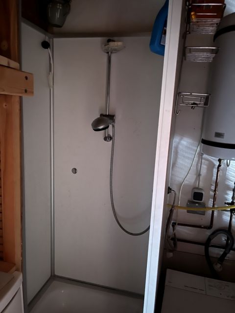 Innenansicht - Dusche - Grundstück mit ehem. Bungalow, Schuppen & Carport ++in einem Wohn- und Erholungsgebiet im nordöstlichen Umland von Berlin++
