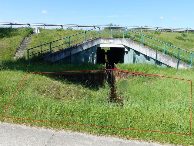 Ungefähre Lage Verkaufsfläche - Entwässerungsgraben & Begrenzungs-/ bzw. Schutzfläche für einen Entwässerungsgraben unterhalb der B 101