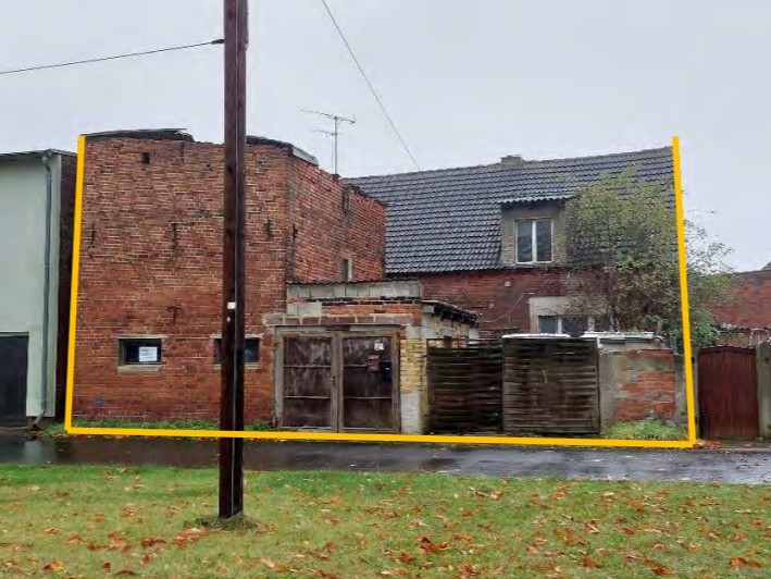 Wohngrundstück mit vermüllter Ruine (Fotodokumentation siehe Anlage)