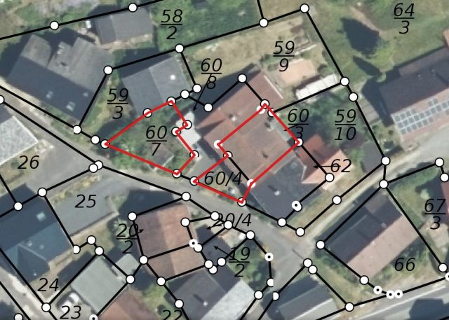 Lageskizze - MEA an einem Einfamilienhaus + Vorgarten + ruinöses Nebengebäude