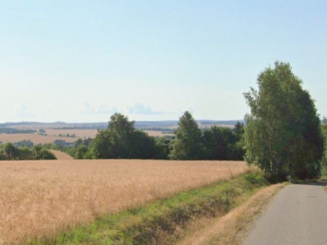 Blick Richtung Verkaufsfläche und auf die Umgebung - Landwirtschaftsfläche in Mittelsachsen
