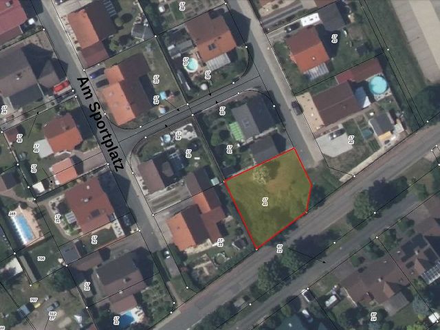 Lageskizze mit Luftbildunterlegung - Grünfläche in der Eigenheimsiedlung ´Am Sportplatz´ **etwa 28 km von Leipzig entfernt**