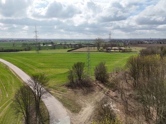 Blick auf Flurstück 1526 und Umgebung - Zwei vertragslos genutzte Landwirtschaftsflächen