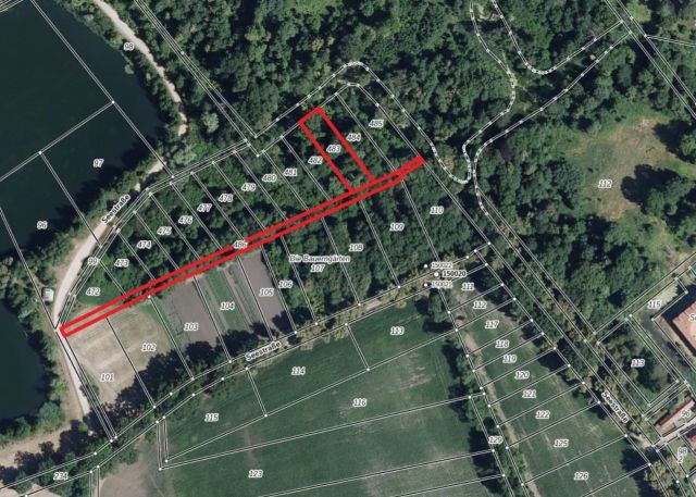Lageskizze mit Luftbildunterlegung - Flurstück 483 und Wegeflurstück - Vertragsfreie Waldfläche nahe dem Baggersee & dem Schloss Gusow