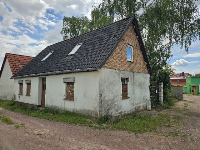 Blick auf das Verkaufsobjekt - Ehemaliges Wohnhaus **nördlich von Halle (Saale) & etwa 5 km vom Seebad Edderitz entfernt**