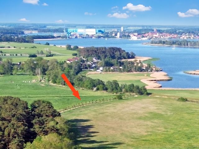Blick auf die Verkaufsfläche und Umgebung - Verpachtetes Grundstück (bis 30.09.2027) auf der Insel Usedom ++unweit der Insel Rohrplan & in direkter Nähe zum Hafen Zecherin+