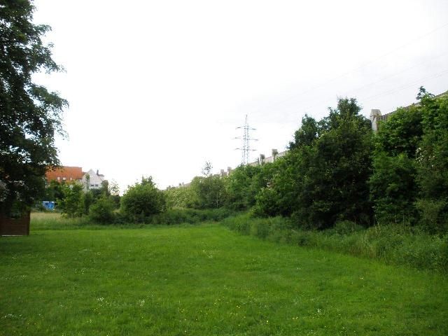Grundstück und Umgebung (Aufnahme 2010) - Grundstück neben Mehrfamilienhäusern im Innenbereich *Lage in Oberfranken mit Top Verkehrsanbindung*