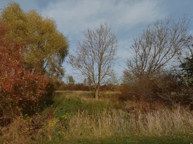 Blick Richtung Verkaufsfläche und auf die Umgebung - Landwirtschaftsfläche hinter einer Kleingartenanlage südöstlich von Halle (Saale)