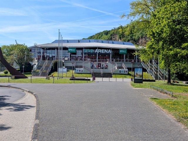 Umgebung - gegenüberliegende EPG-Arena  - Vertragsfreie Waldfläche gegenüber der EPG-Arena ++etwa 5 km von der Koblenzer Altstadt & dem Schloss ´Martinsburg´ entfernt++