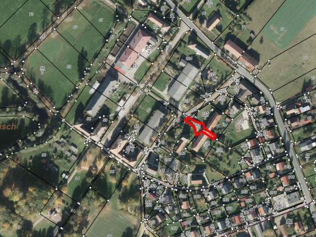 Lage des Verkaufsgegenstandes - Denkmalgeschützes Spritzenhaus (Teil eines ehemaligen Pferdestalls) **stark geschädigter baulicher Zustand**