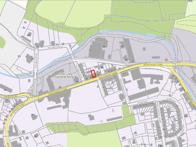 Lageskizze mit Umgebung - Leerstehendes, stark sanierungsbedürftiges Mehrfamilienhaus **etwa 1,5 km vom Schloss Netzschkau entfernt**