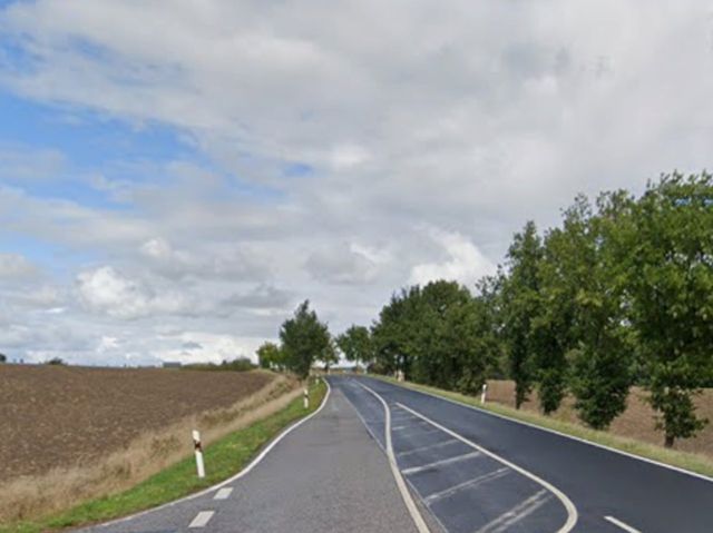 Blick auf das Flurstück 118/25 und Umgebung - 4 Grundstücke (u. a. Straßen- und Straßenrandbegleitflächen) **teilweise vertragslose Nutzung**