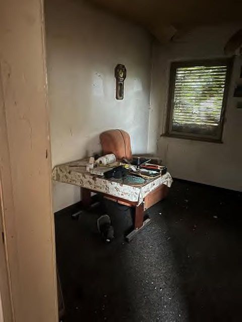 Wohnzimmer - Leerstehende Scheune mit ehemaligem Wohnanteil